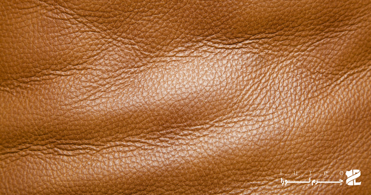 نمای نزدیک از چرم طبیعی با کیفیت بالا برای کیف، کفش و کمربند